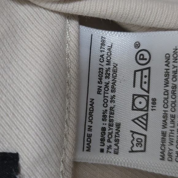 Banana Republic traveler athletic taper fit pants 32x32 - Picture 3 of 4